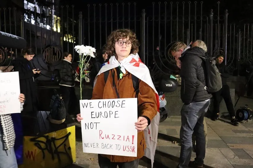 "Ми хочемо жити в європейській цивілізації": у Грузії на мітинг проти результатів парламентських виборів вийшли студенти. Фото