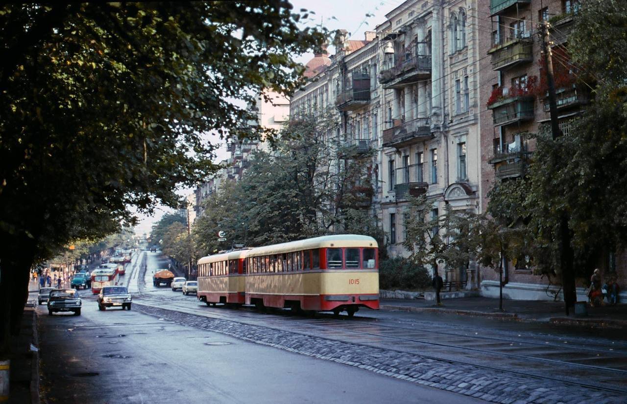 Вулиці не впізнати: у мережі показали, яким був Київ у 1970-х. Фото