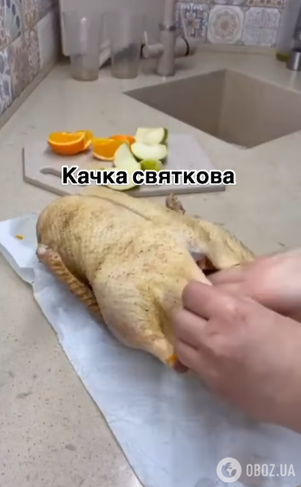 Самая вкусная новогодняя утка: мясо получается невероятно ароматным и сочным