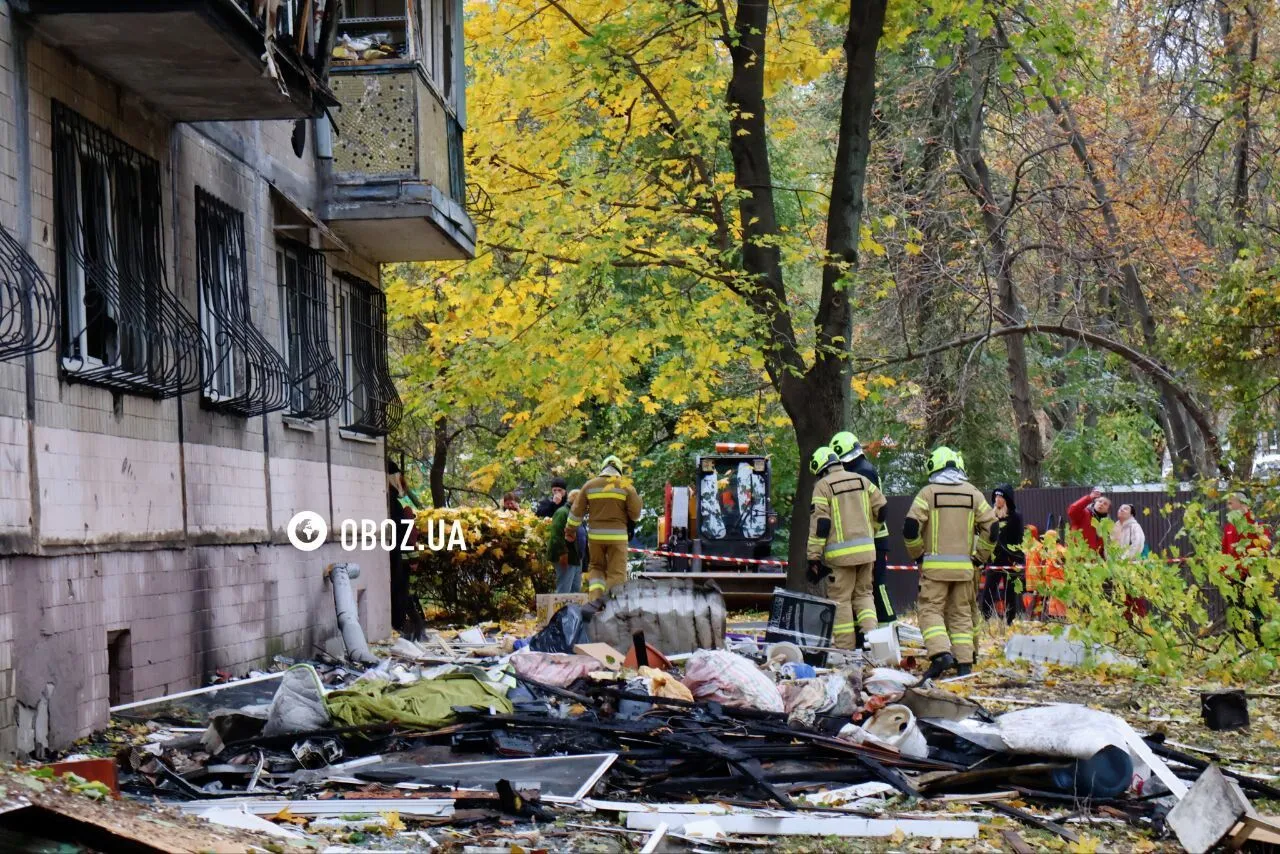 Горели квартиры на нескольких этажах, среди пострадавших – ребенок: последствия очередной российской атаки на Киев. Фото и видео