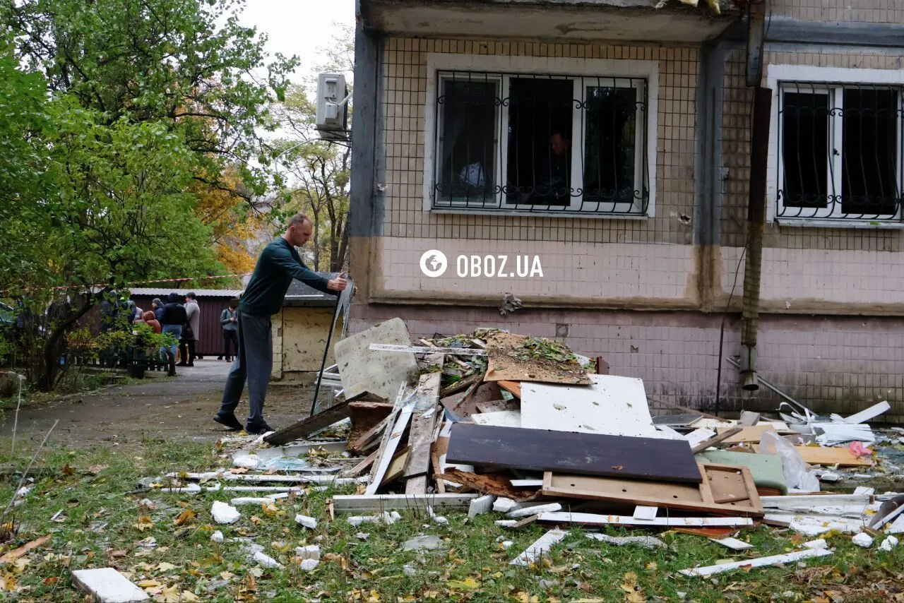 Горіли квартири на кількох поверхах, серед постраждалих – дитина: наслідки чергової російської атаки на Київ. Фото та відео