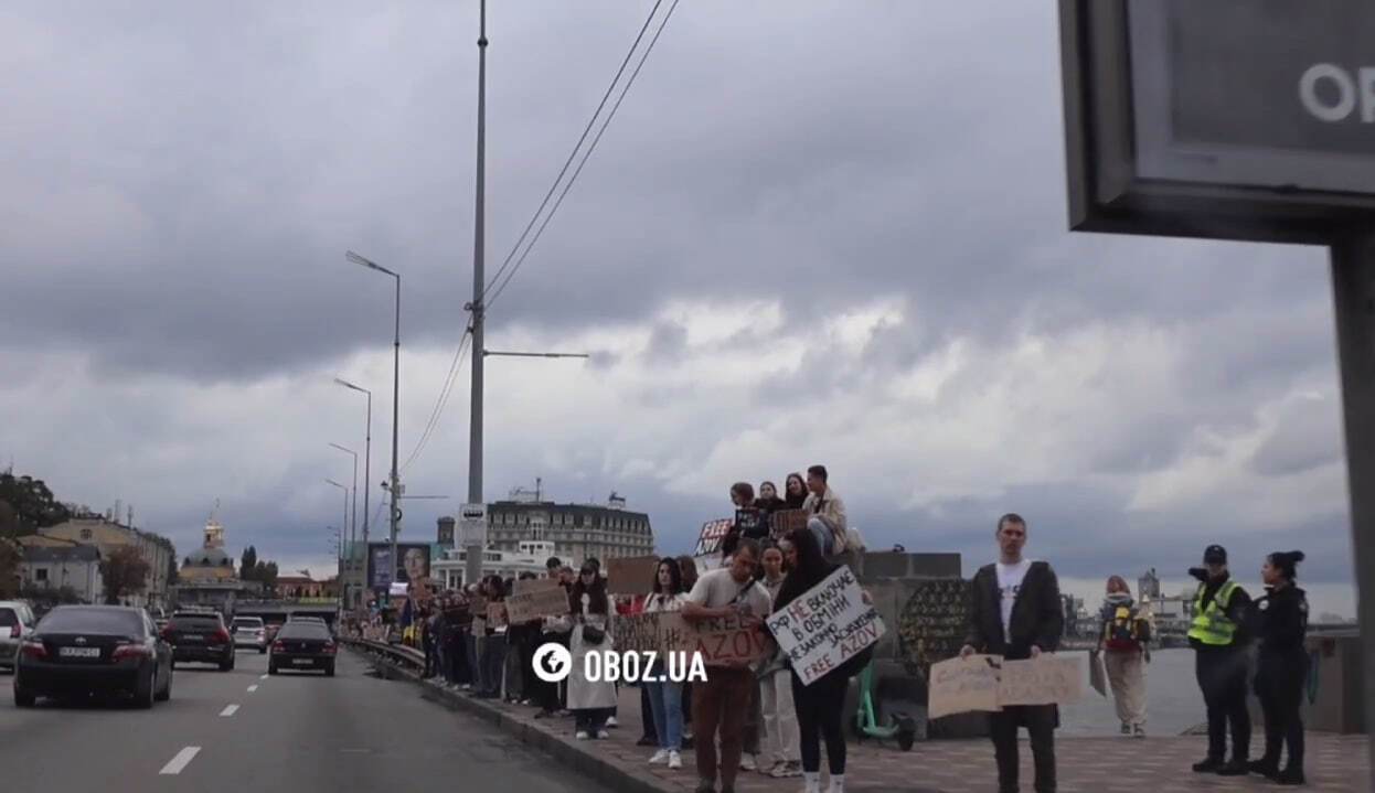 "Поверніть Героїв живими": у Києві провели акцію на підтримку полонених захисників "Азовсталі". Фото і відео