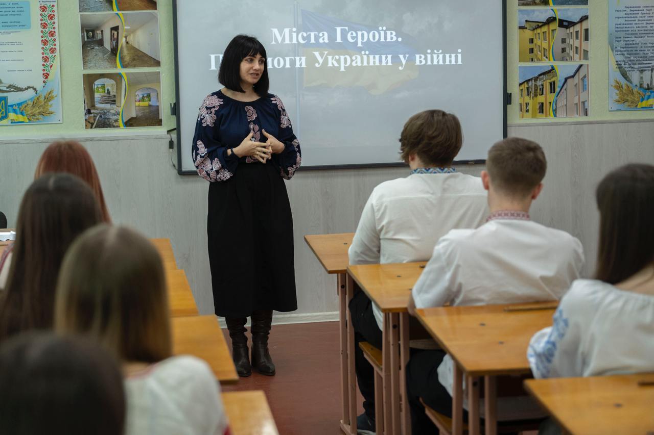 "Это готовый конфликт". Школьный психолог объяснила, почему родители и дети должны отказаться от русского языка уже сейчас