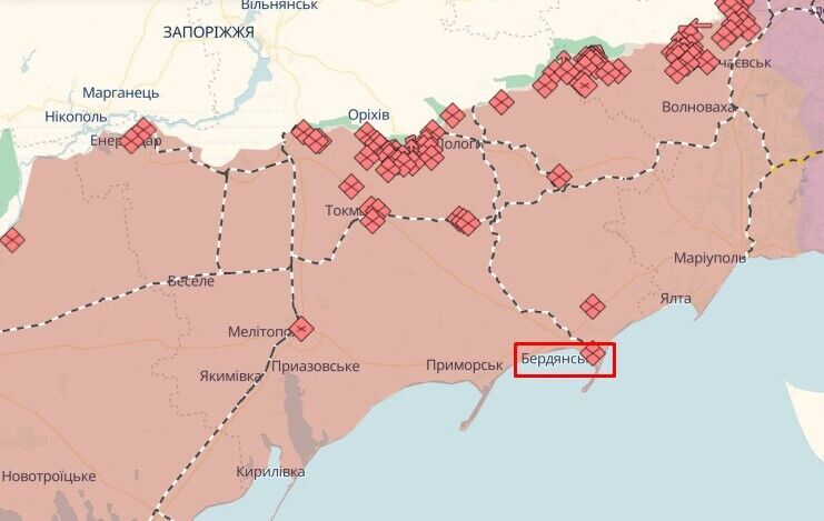 В окупованому Бердянську вночі прогриміли вибухи: під ударом могло бути місце базування загарбників