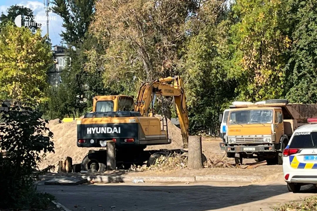 Засыпало глиной: в Днепропетровской области на стройплощадке погиб 10-летний мальчик. Фото