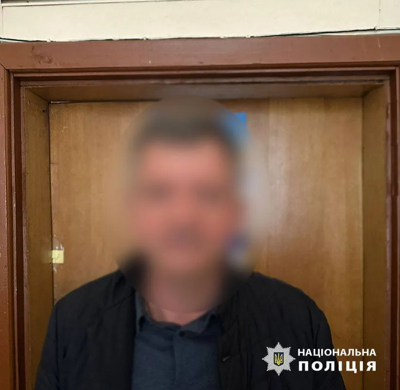 Вдарив ногою собаку по голові, яка хотіла, щоб її погладили: у Києві затримали підозрюваного. Фото і відео