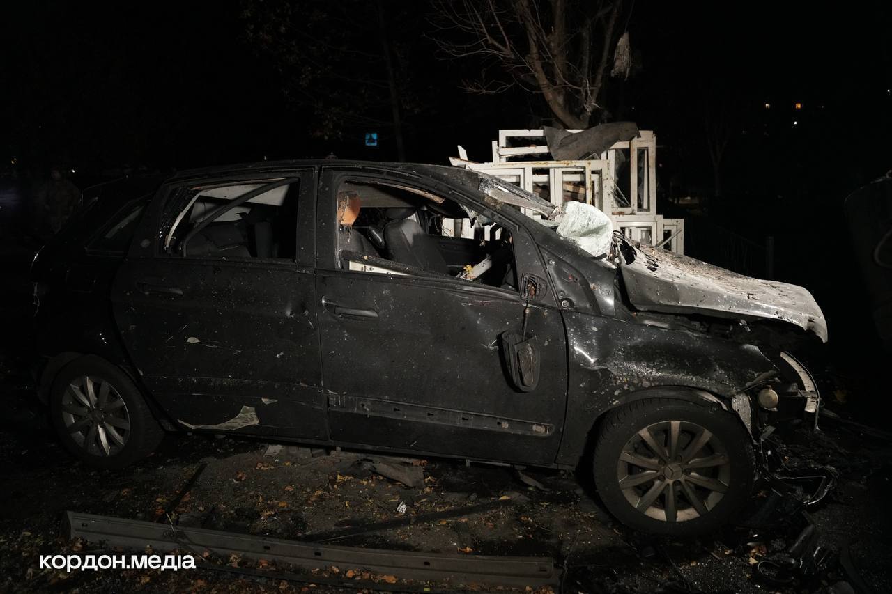 У Сумах "Шахед" влучив у багатоповерхівку: серед постраждалих є вагітна, містяни залишилися без газу та світла. Фото