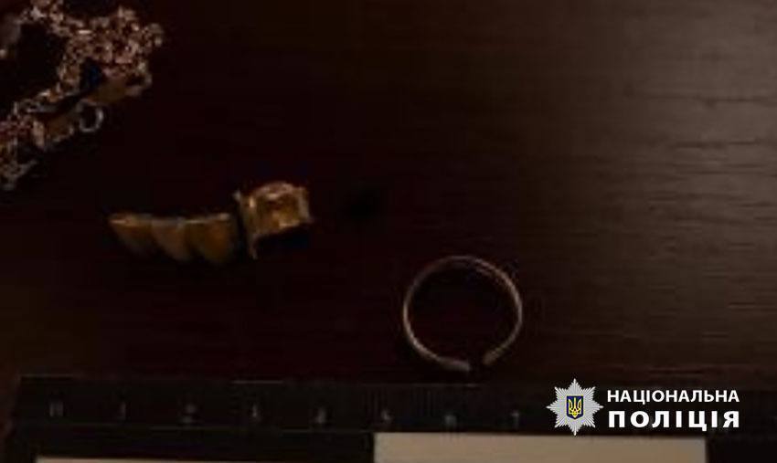 В Киеве по горячим следам задержали двух квартирных воров. Подробности дела и фото