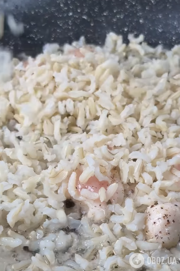 Что сделать со вчерашним отварным рисом, чтобы его не выбрасывать: вкусный совет от шеф-повара