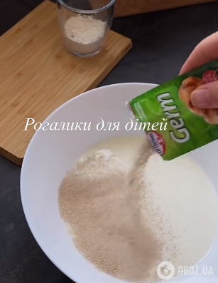 Вкусные и пышные рогалики для детей: удобно будет дать с собой в школу