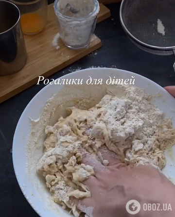 Вкусные и пышные рогалики для детей: удобно будет дать с собой в школу