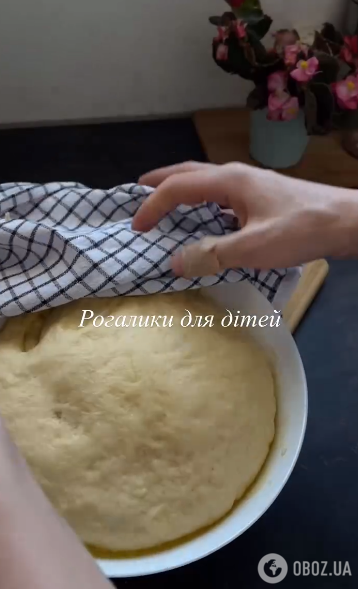 Вкусные и пышные рогалики для детей: удобно будет дать с собой в школу