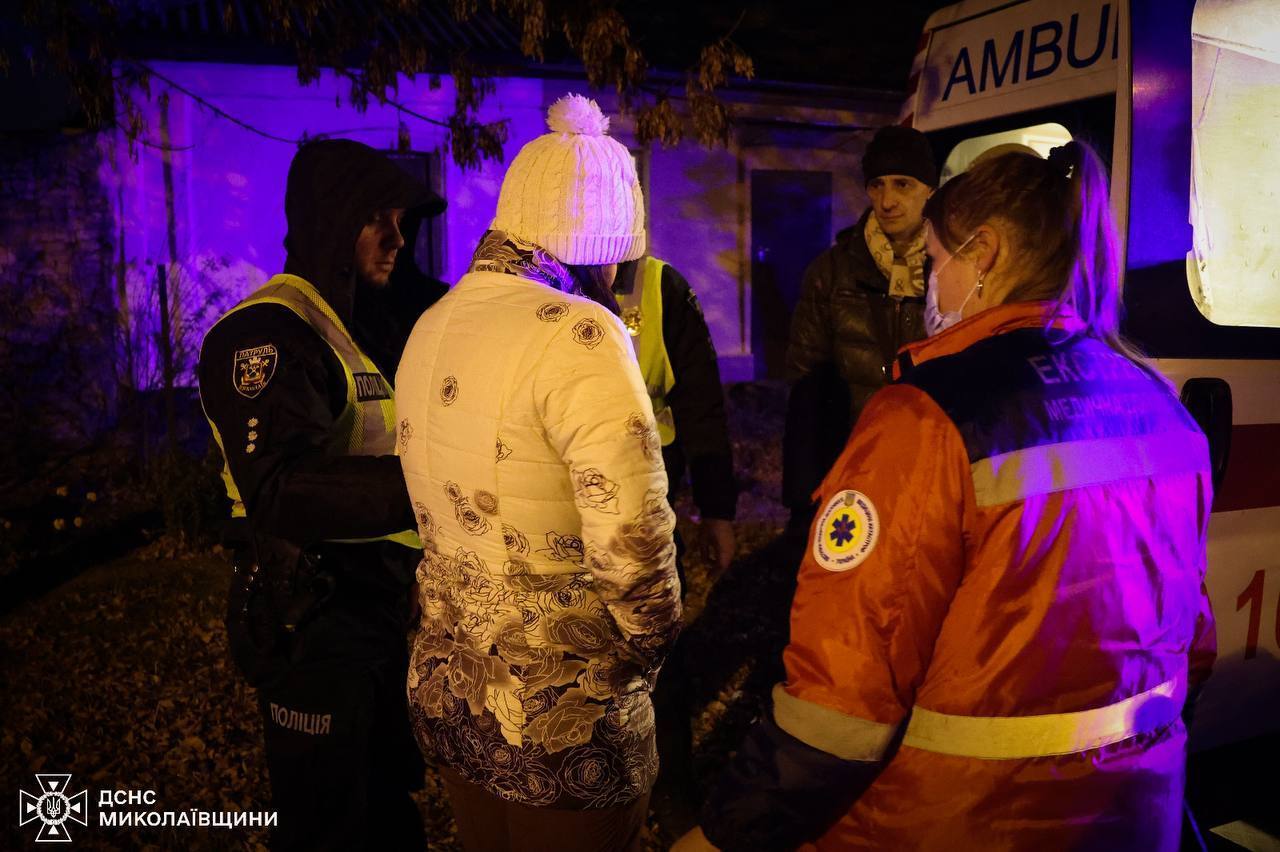 В Николаеве агрессор ударил по жилищному сектору: погибли две женщины, ранены шесть человек, в том числе двое детей. Фото