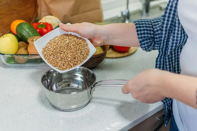 Ніколи не варіть так крупи: головні помилки, які псують продукт