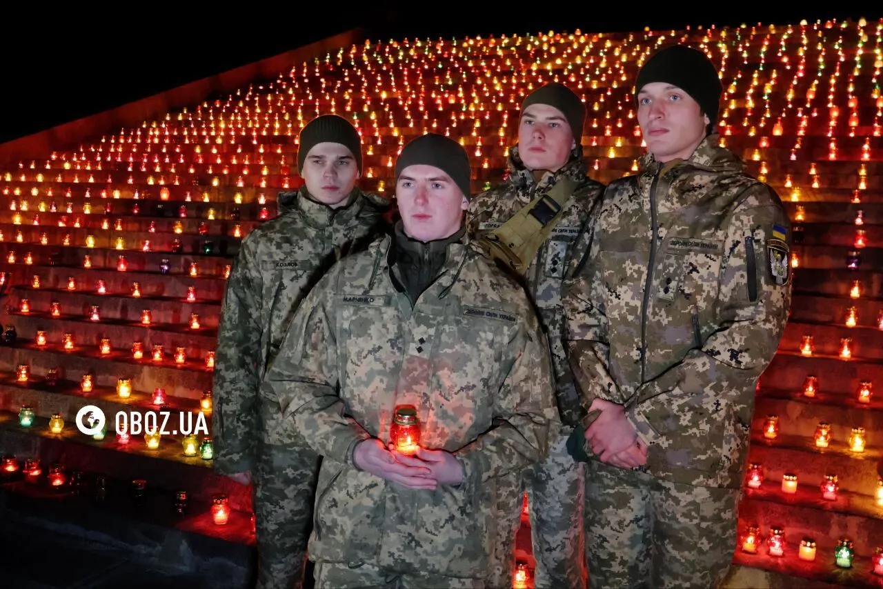 1000 свічок за 1000 днів боротьби за Незалежність: у Києві вшанували героїв війни. Фото та відео