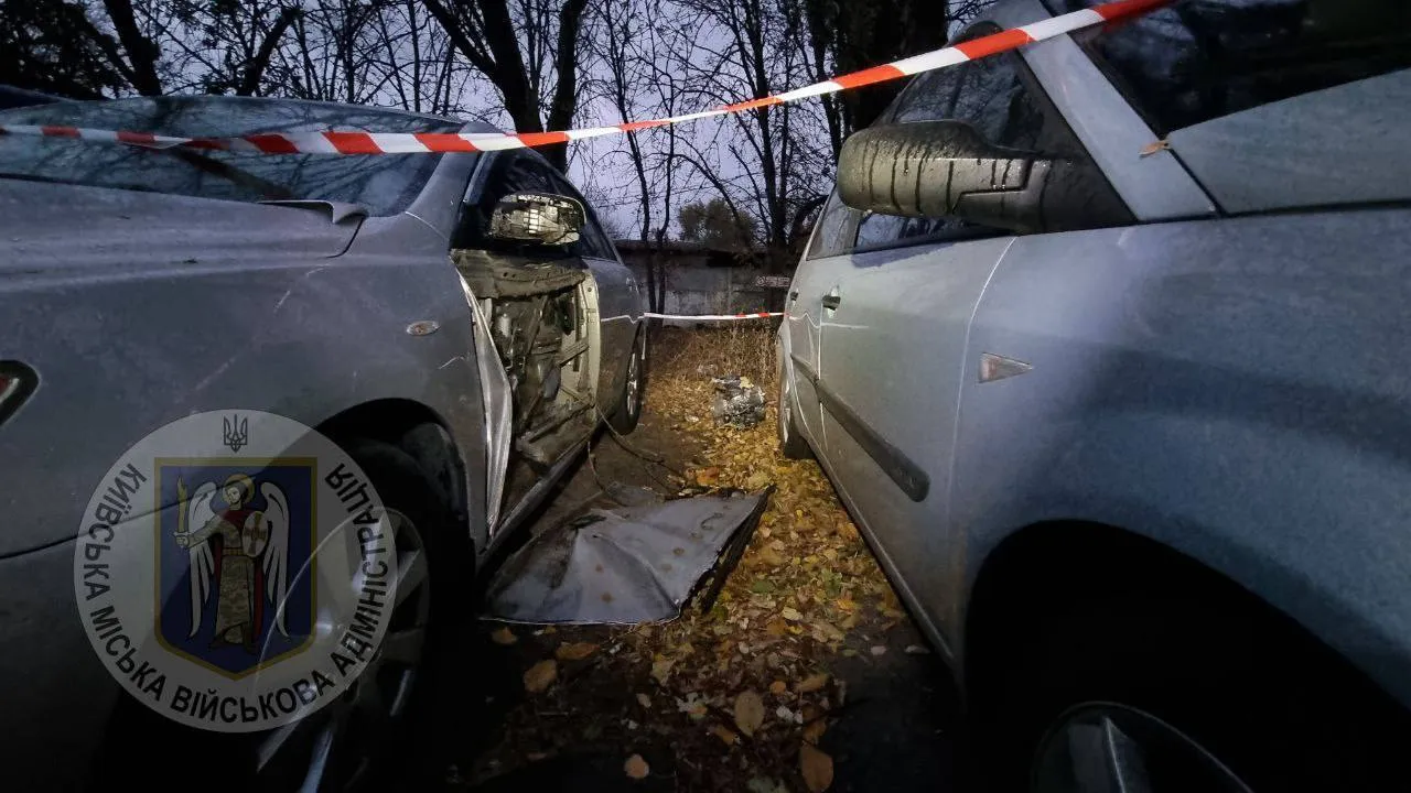 Россияне атаковали "Шахедами" жилую застройку Киева: горела многоэтажка, есть пострадавшие. Фото