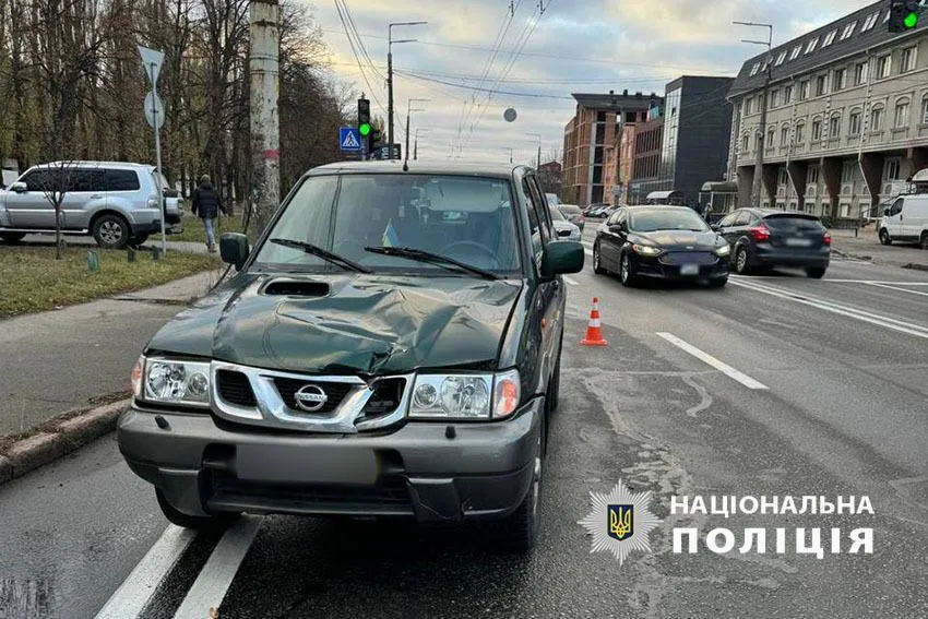 В Киеве легковушка на переходе сбила насмерть женщину. Подробности ДТП и фото