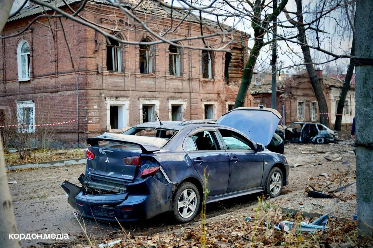 Окупанти атакували Суми "Шахедами" зі шрапнеллю: дві людини загинули, 12 поранено. Фото і відео