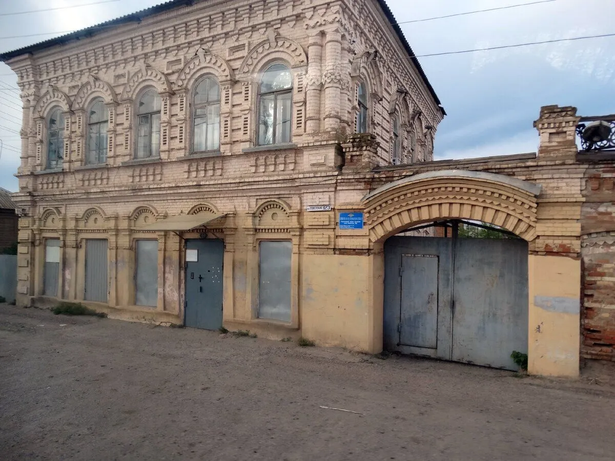 "Облізлі" будинки і пам'ятник Леніну: як виглядає село Капустин Яр і полігон біля нього, звідки РФ запустила нову балістику по Україні. Фото 