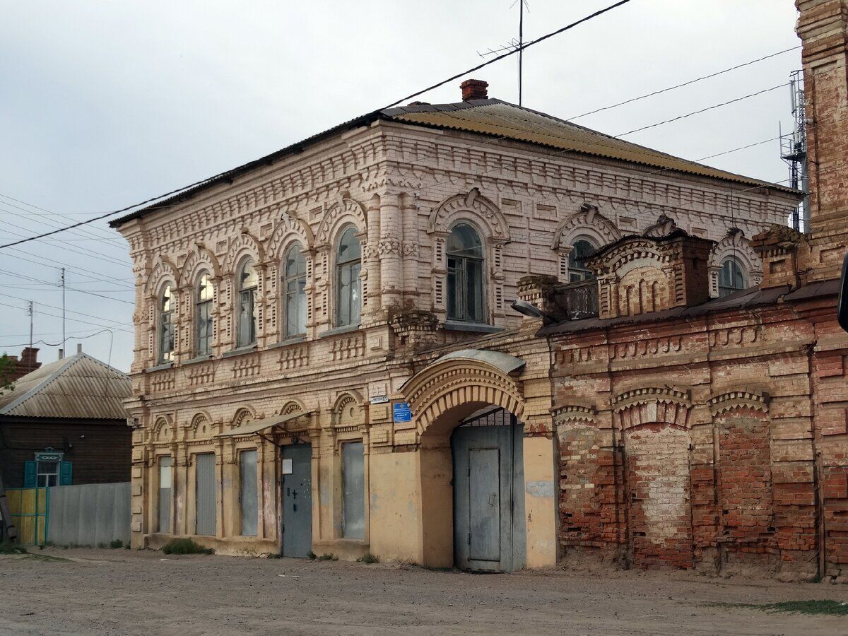 "Облізлі" будинки і пам'ятник Леніну: як виглядає село Капустин Яр і полігон біля нього, звідки РФ запустила нову балістику по Україні. Фото 