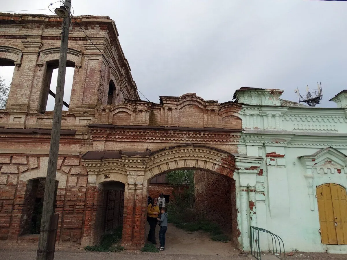 "Облізлі" будинки і пам'ятник Леніну: як виглядає село Капустин Яр і полігон біля нього, звідки РФ запустила нову балістику по Україні. Фото 