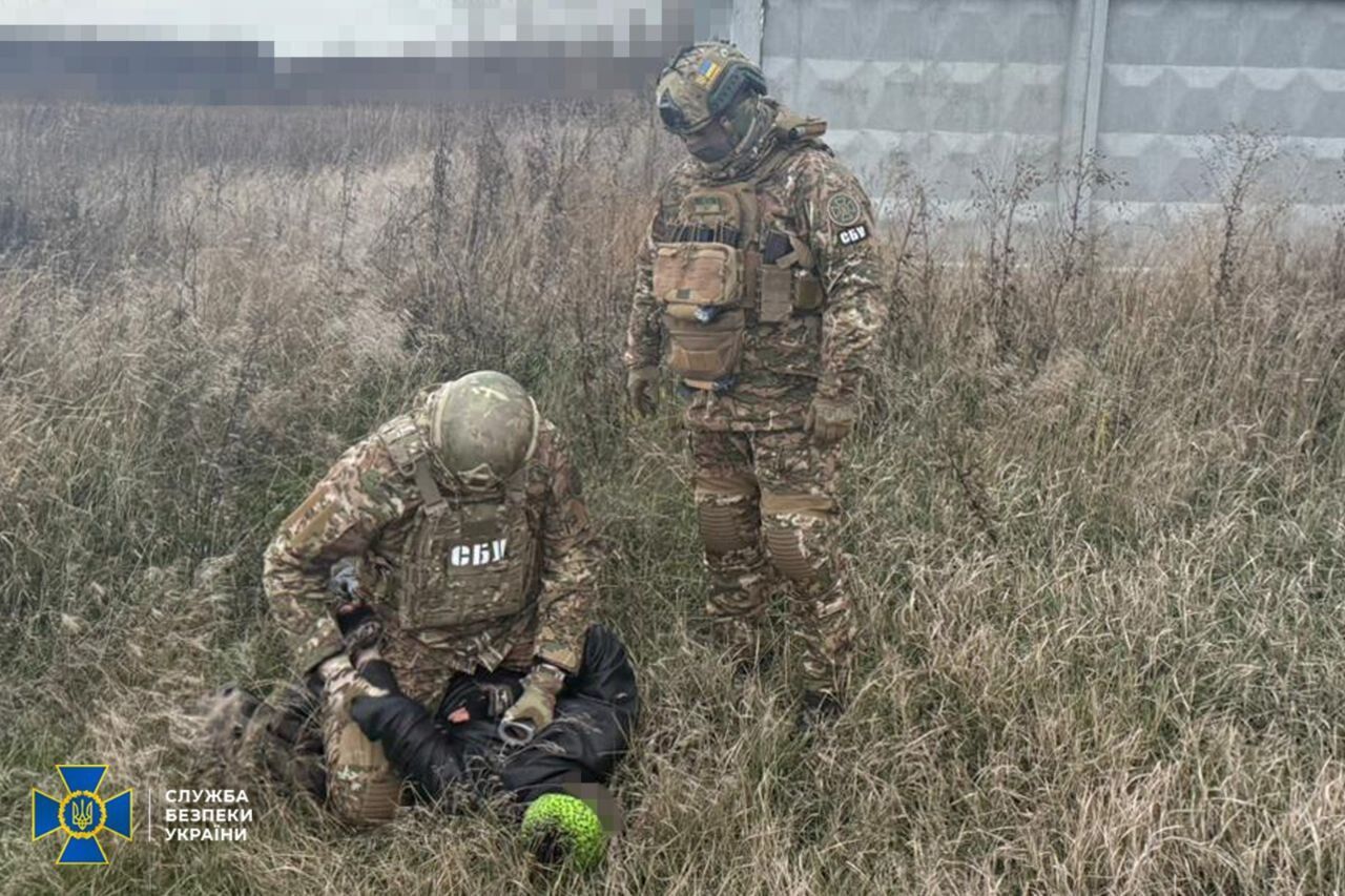 Здавав ворогу військові шпиталі й намагався підпалити електропідстанцію: у Кропивницькому затримали агента ФСБ. Фото