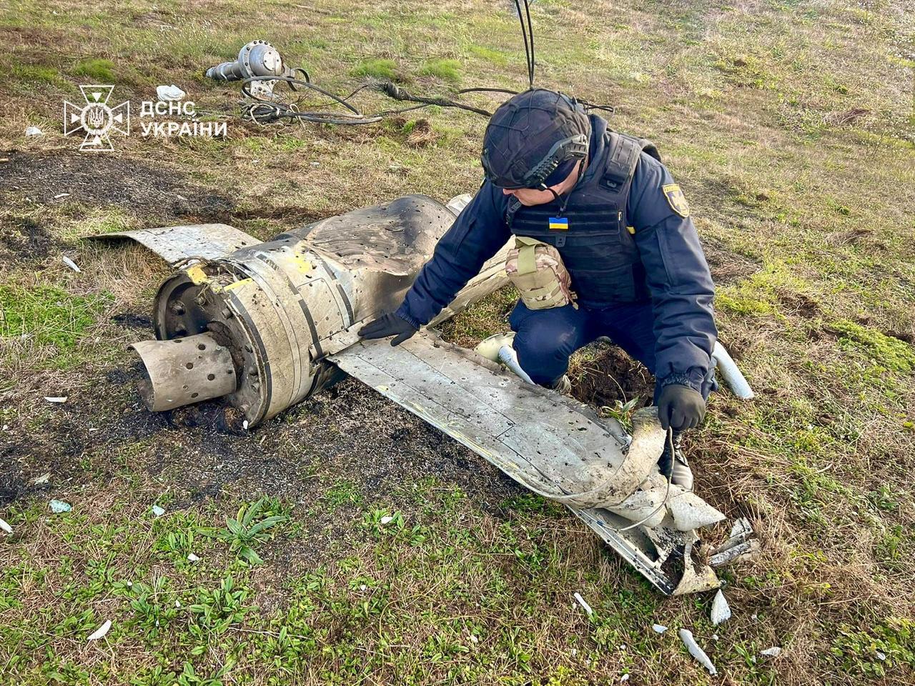 Вся Україна під масованою ракетною атакою ворога: Росія вдарила по об'єктах енергетики ракетами "Калібр" і Х-101. Фото