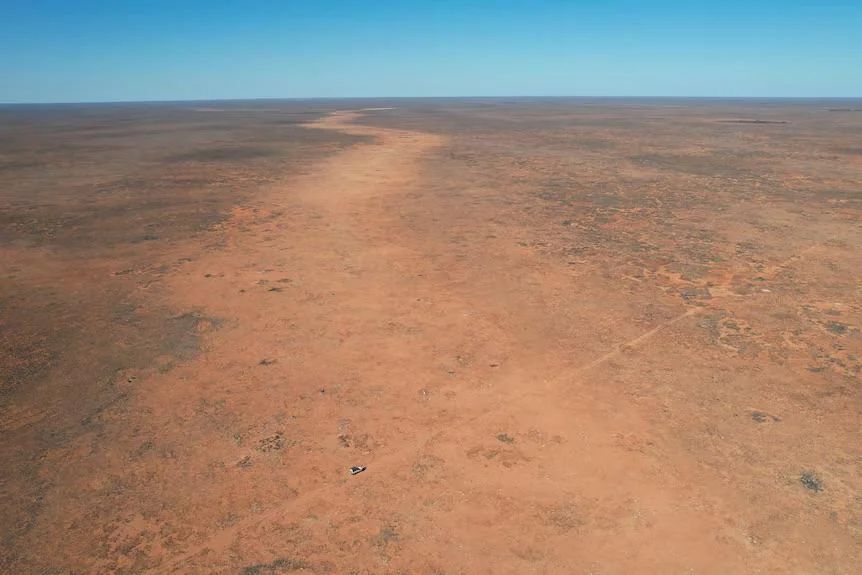 На світлинах Google Earth в Австралії помітили загадковий гігантський "шрам". Фото