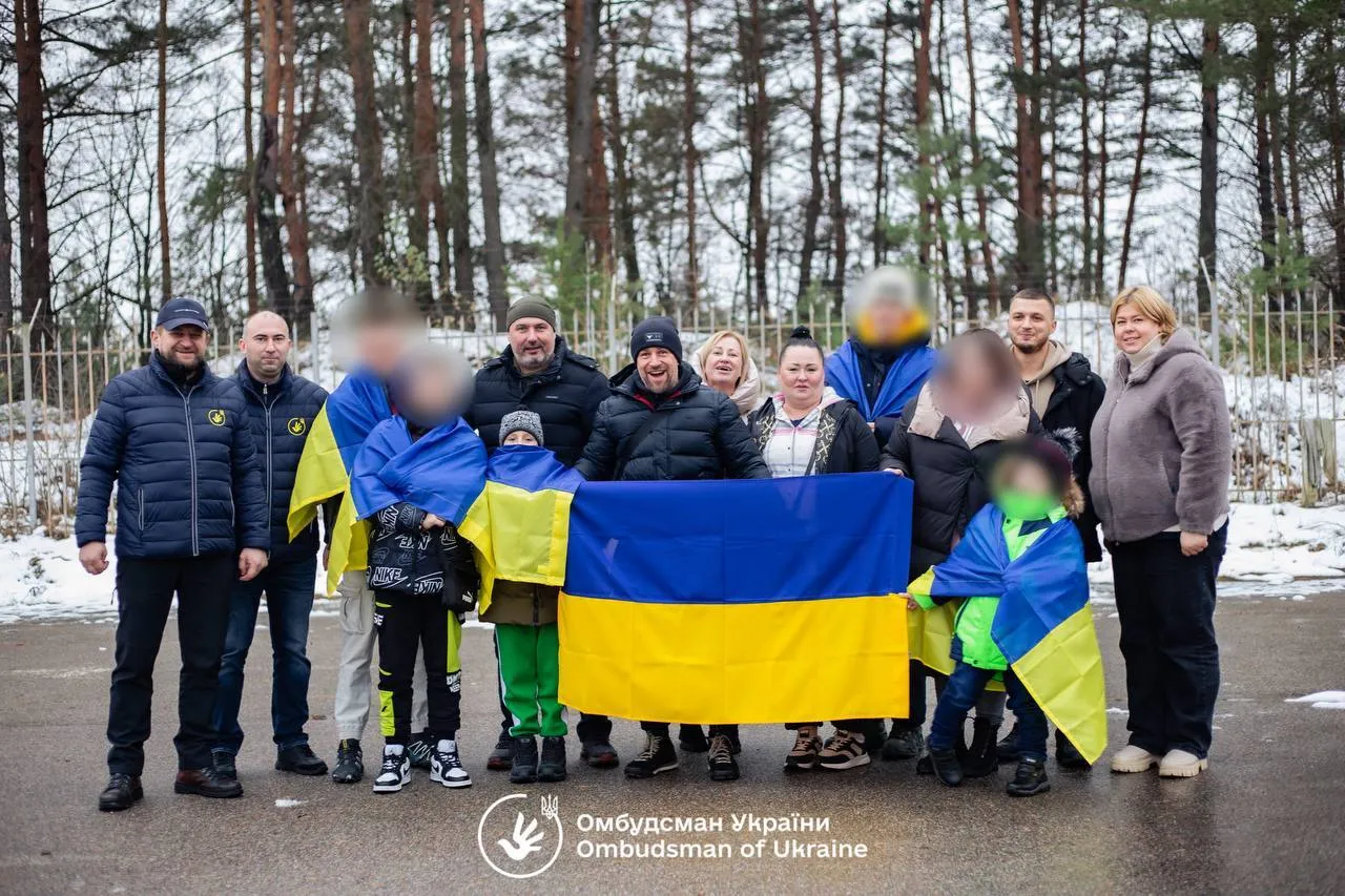 "Пережили важкі випробування": з окупованих Росією територій повернули ще вісьмох дітей 
