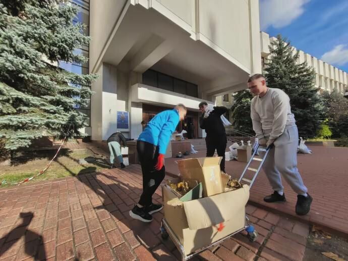 В Києві внаслідок ударів БПЛА постраждав Інститут журналістики КНУ ім. Шевченка: фото