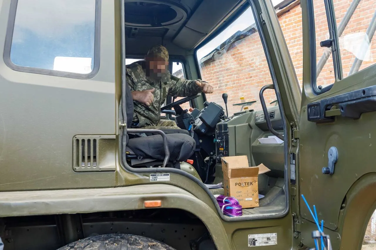 Підрозділи ССО на Сумщині отримали FPV-дрони, засоби РЕБ та "Старлінки" від Порошенка