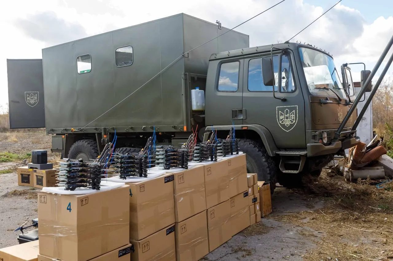 Підрозділи ССО на Сумщині отримали FPV-дрони, засоби РЕБ та "Старлінки" від Порошенка