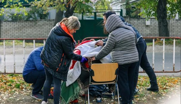 В Днепре авто сбило трех школьников на пешеходном переходе: один из них погиб. Фото