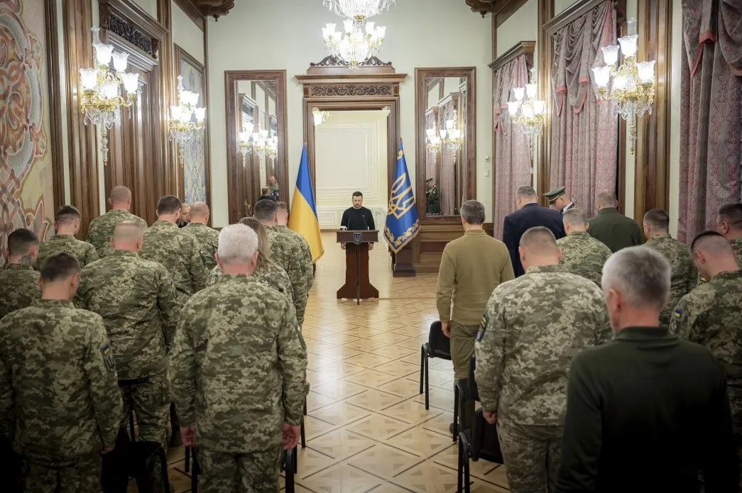 Виконують одну з найважливіших справ на війні: Зеленський відзначив державними нагородами воїнів інженерних військ. Фото і відео