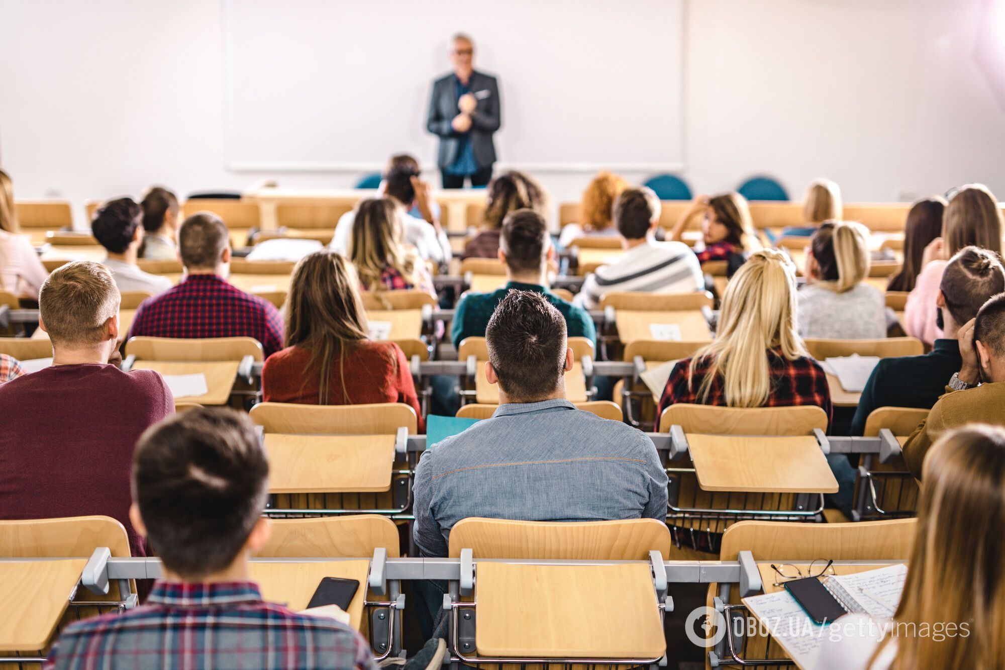 Винницкий объяснил, почему у украинских преподавателей низкие зарплаты: их много, а студентов мало