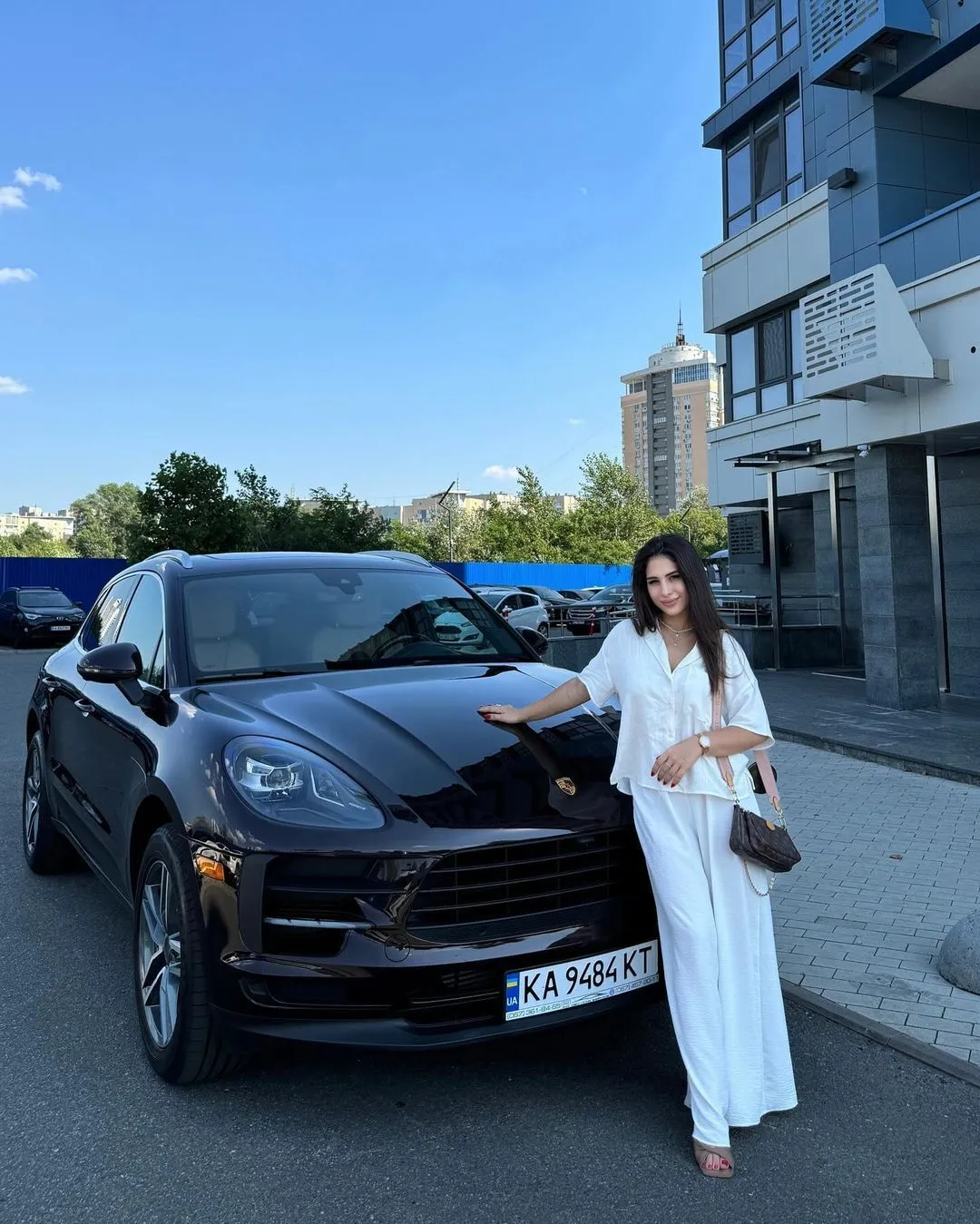 Певица SKYLERR попала в масштабное ДТП в Киеве на новом Porsche. Фото с места происшествия