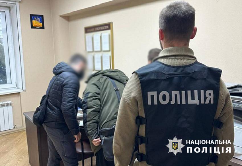 "Заработал" почти 900 тыс. грн на кирпиче для колумбария на Лесном кладбище Киева: подозревают подрядчика. Фото