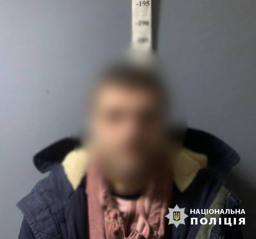 Пограбував 6-річну дівчинку, яка чекала маму: у Києві затримали зловмисника. Фото