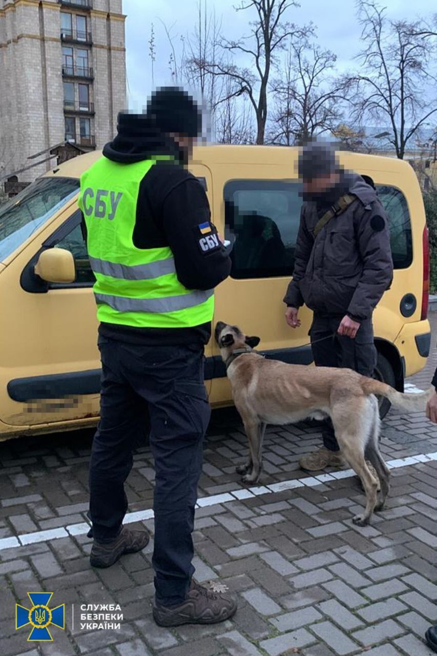 Перевіряють документи та можуть обмежити проїзд: СБУ проводить безпекові заходи в центрі Києва. Фото