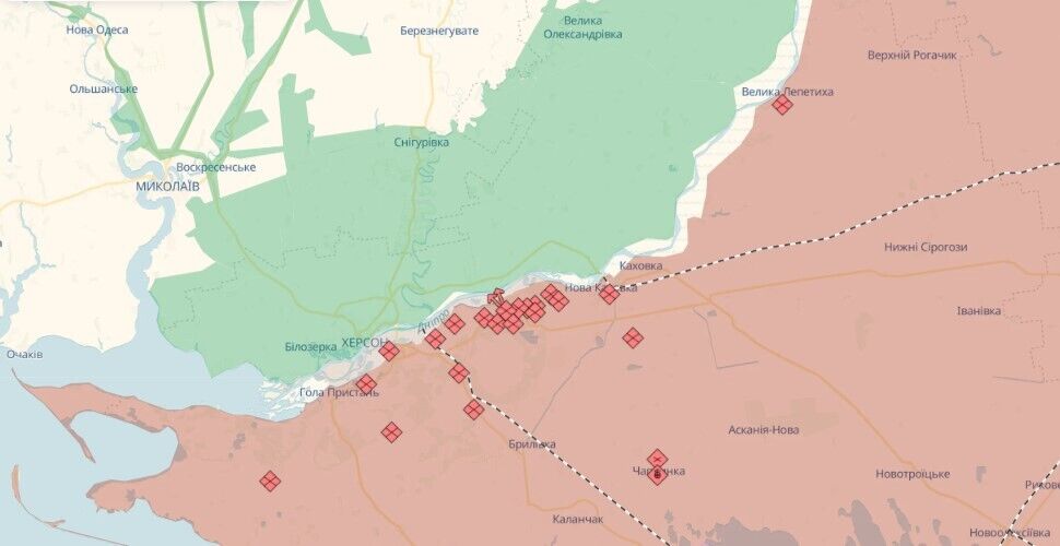 За сутки на фронте произошло 250 боевых столкновений: в Генштабе рассказали, где враг провел десятки штурмов. Карта