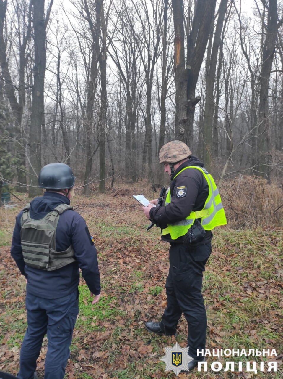 На Київщині внаслідок ворожої атаки сталась масштабна пожежа у складському приміщенні. Подробиці, фото та відео