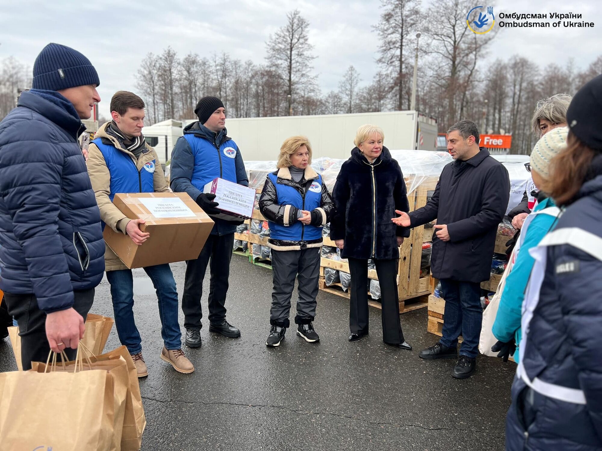 Передал письма и одежду для пленных: Лубинец встретился в Беларуси с российской омбудсменкой Москальковой. Фото