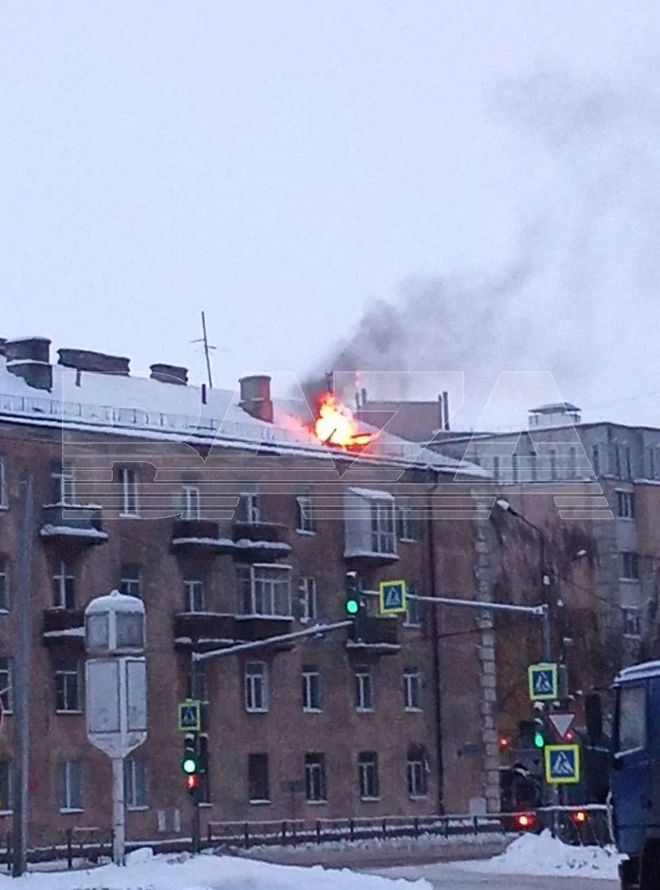 В Казани БПЛА попали в несколько многоэтажек, среди них элитный 37-этажный ЖК. Фото, видео и все детали