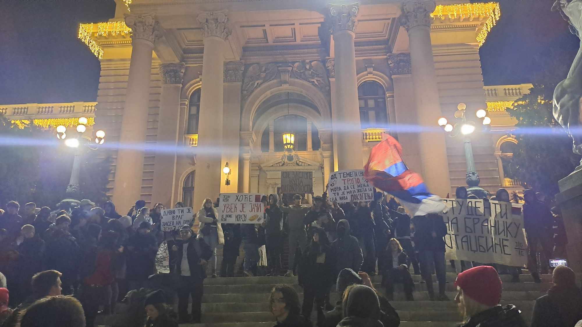 В Белграде студенты вышли на протест: потребовали наказать виновных в трагедии в Новом Саде. Видео