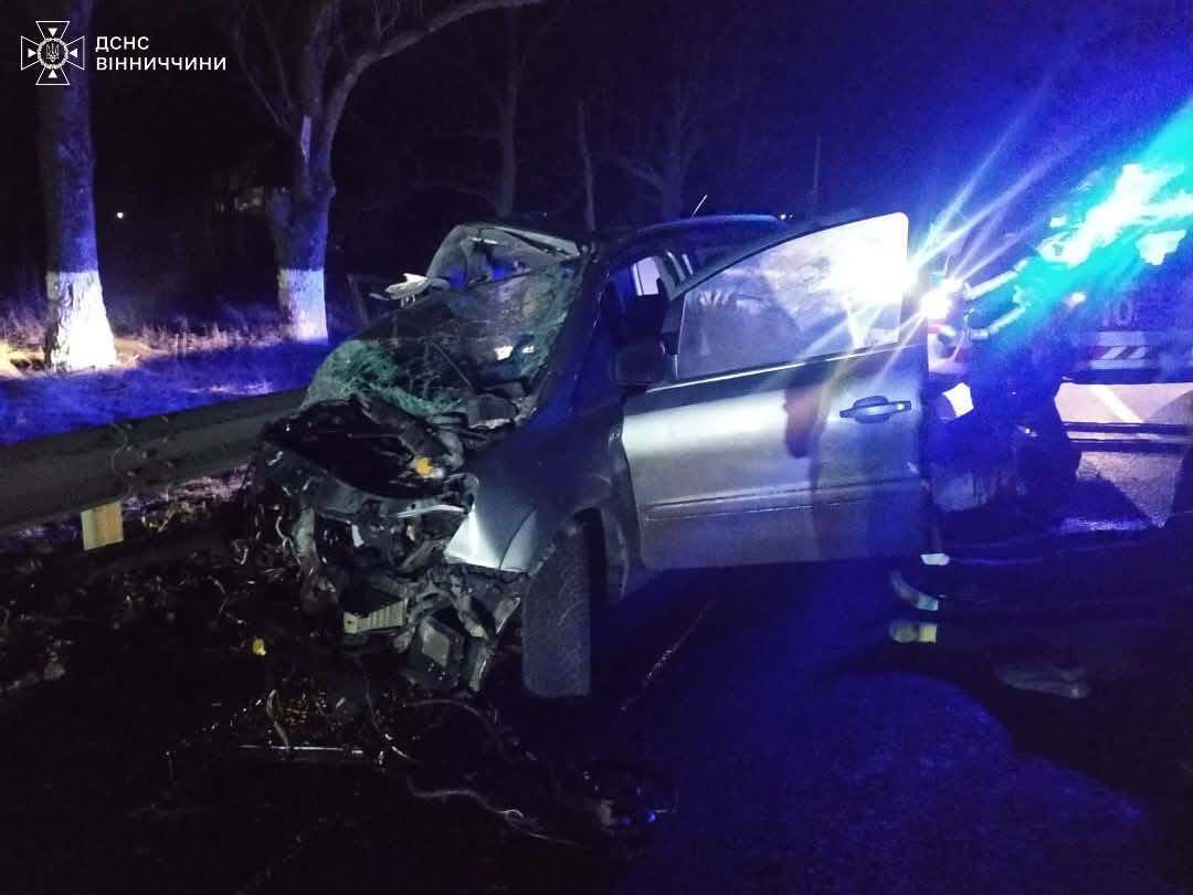 На Вінниччині в аварії загинуло відразу троє співробітників з однієї фірми: ще четверо зараз перебувають у лікарні