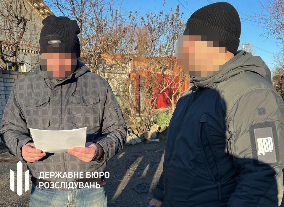 Підтримав ворога: СБУ і ДБР затримали ще одного охоронця російської катівні, яка діяла під час окупації Херсона. Фото