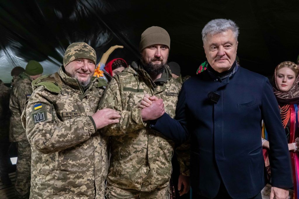 "Добро всегда побеждает зло": Порошенко поздравили украинцев с Рождеством