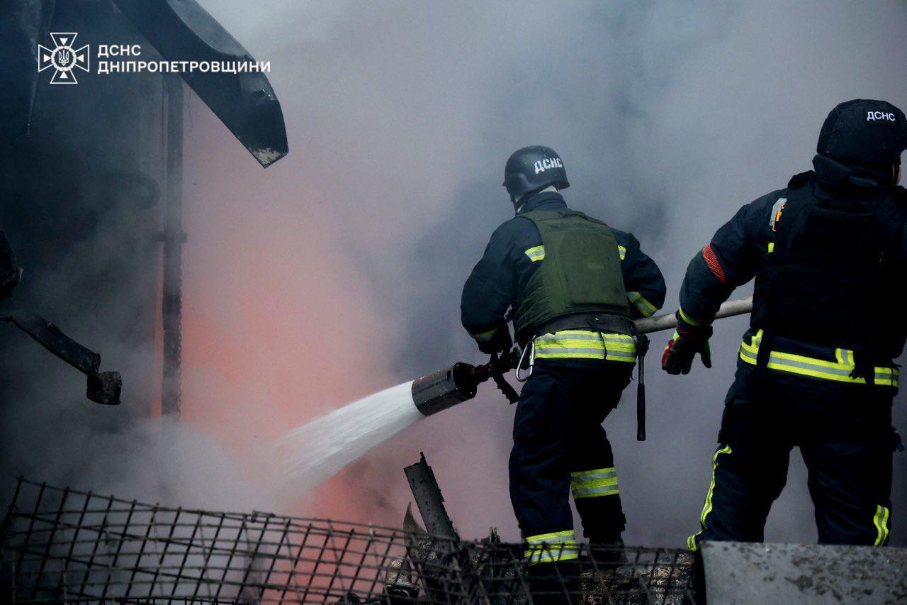 Росія запустила по Україні понад 70 ракет і більш ніж сотню ударних дронів: Зеленський розповів, скільки вдалося збити і які наслідки атаки