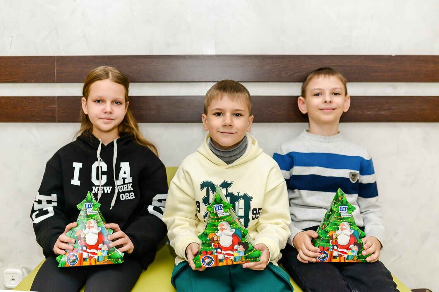 Як зустріли Різдво діти прифронтової Донеччини. Фото