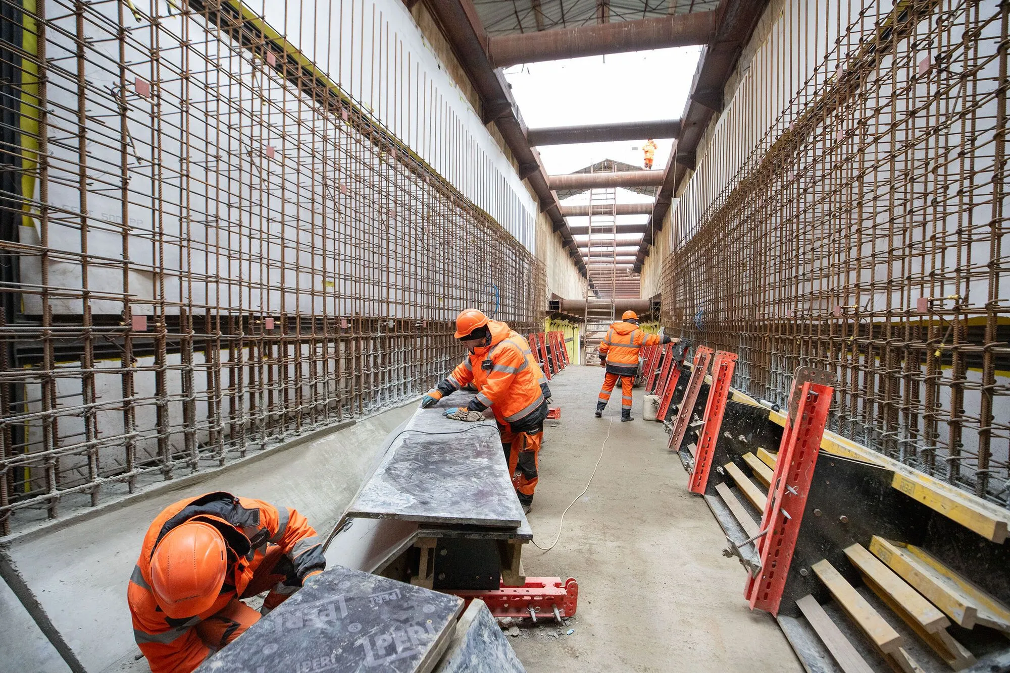 В КГГА показали, как строят линию метро на Виноградарь в Киеве, и рассказали подробности. Фото и видео